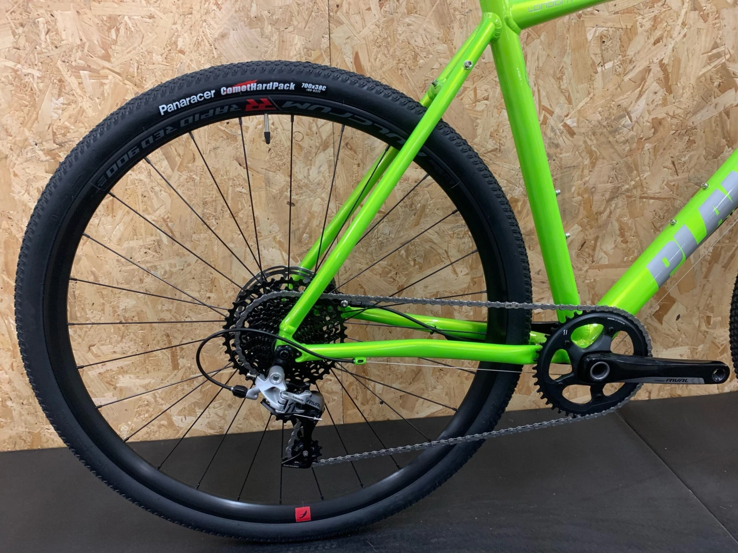 Planet X London Road Gravel Edition SRAM Rival 1 Bike - Large - Zesty Lime 4 Planet X London Road Gravel Edition SRAM Rival 1 Bike - Large - Zesty Lime - Image 2